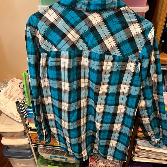 Long-sleeved button up shirt - Picture 3 of 3